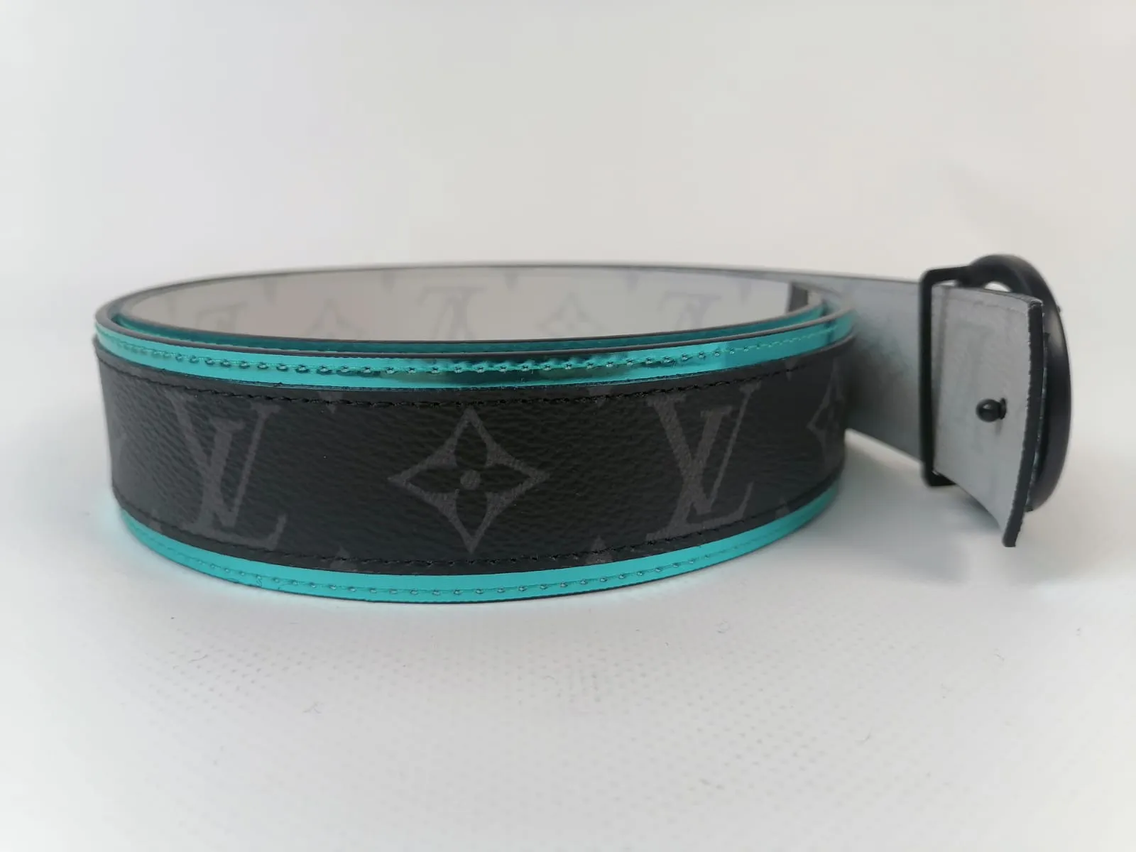 Reversible LV Circle Monogram Eclipse Belt